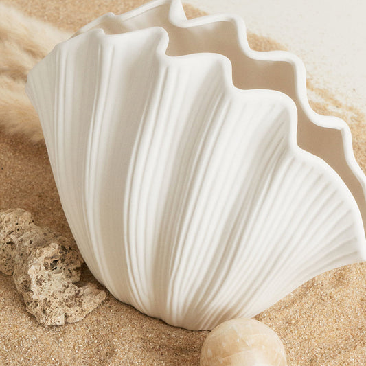 TideForm Ceramic Shell Vase – Sculptural Stoneware Inspired by the Sea