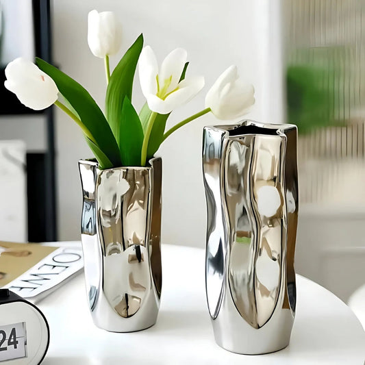 Sumi Ceramic Vase – Minimalist Form for Modern Living