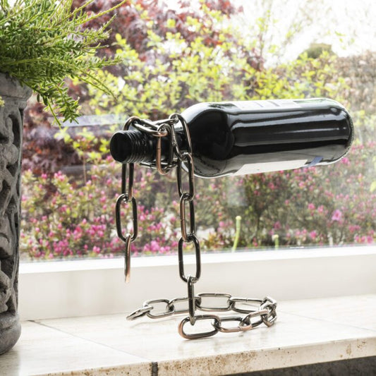LoftLink Iron Chain Wine Holder – Elevated Metal Display for One Bottle