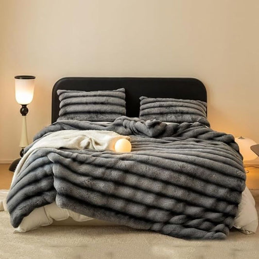 Marivelle Faux Fur Blanket – Ruched Velvet Softness
