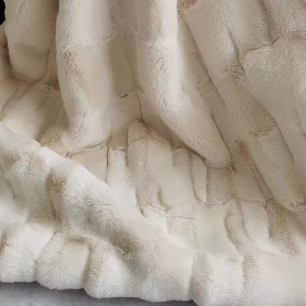 CloudHaven Faux Fur Blanket – Luxe Warmth for Serene Evenings