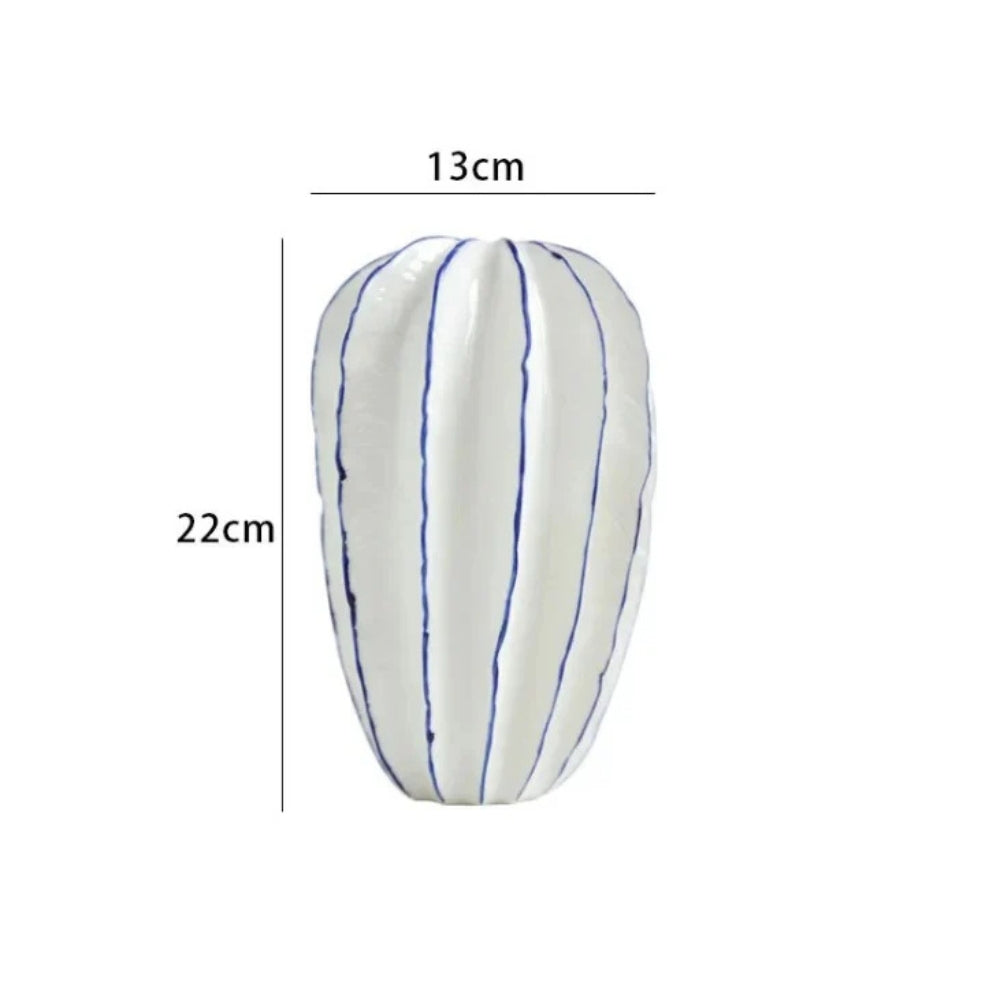 Hoshin Ceramic Vase – Starfruit-Inspired Sculptural Form