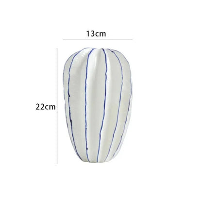 Hoshin Ceramic Vase – Starfruit-Inspired Sculptural Form