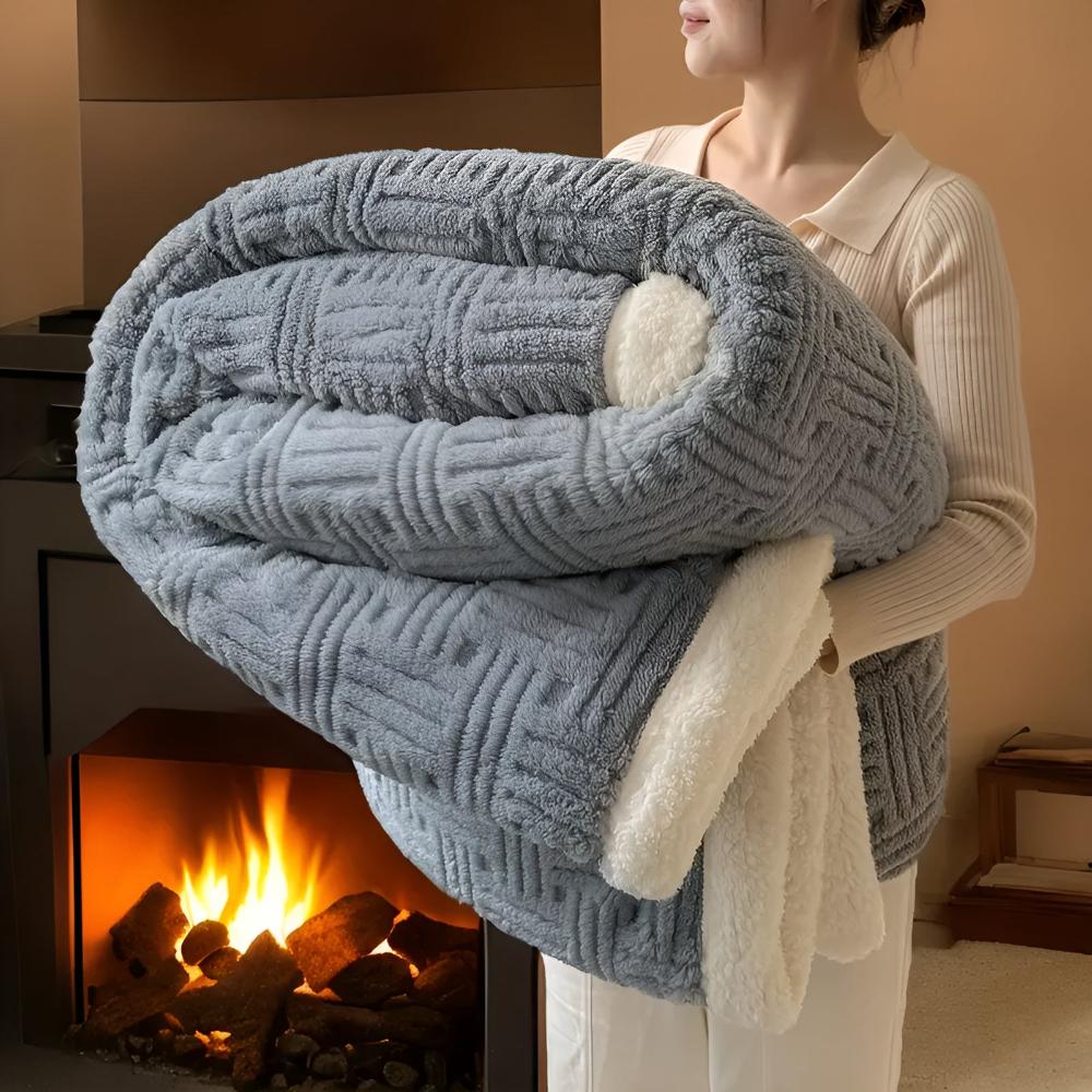 Aveline Plush Blanket – Ultra-Soft Velvet Serenity