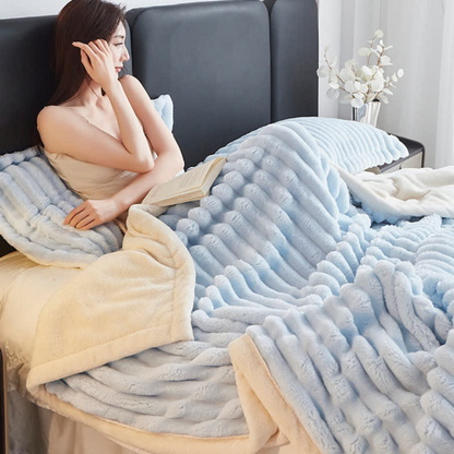 Noelle Faux Fur Blanket – Snuggly Fleece Comfort
