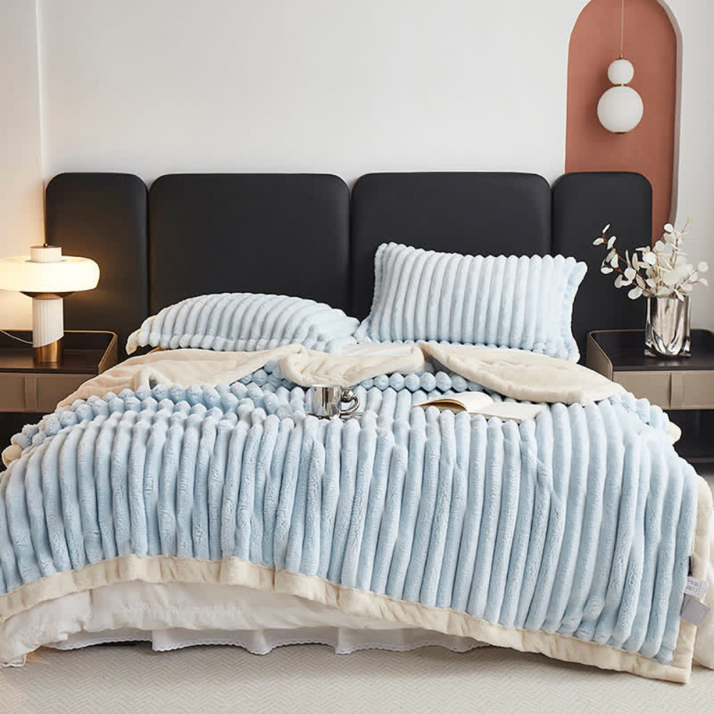 Noelle Faux Fur Blanket – Snuggly Fleece Comfort
