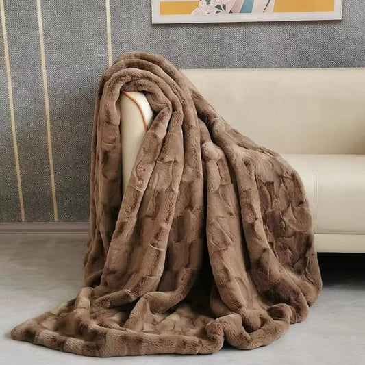 CloudHaven Faux Fur Blanket – Luxe Warmth for Serene Evenings