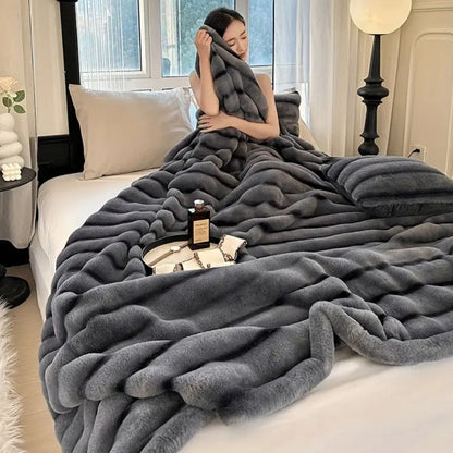 Marivelle Faux Fur Blanket – Ruched Velvet Softness