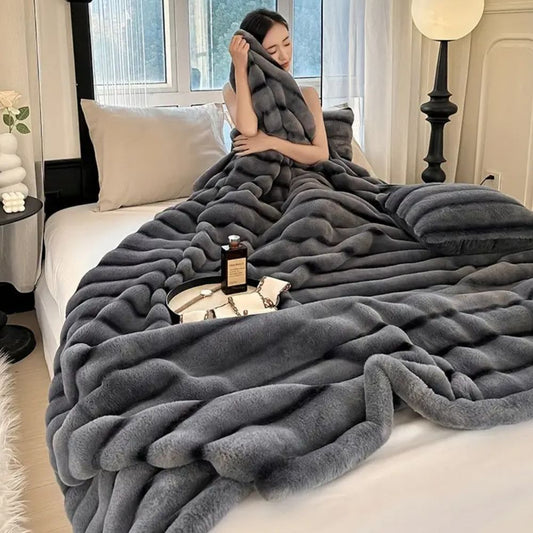 Marivelle Faux Fur Blanket – Ruched Velvet Softness
