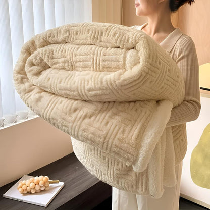 Aveline Plush Blanket – Ultra-Soft Velvet Serenity