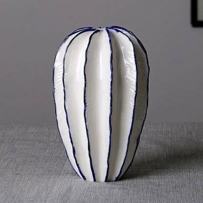 Hoshin Ceramic Vase – Starfruit-Inspired Sculptural Form