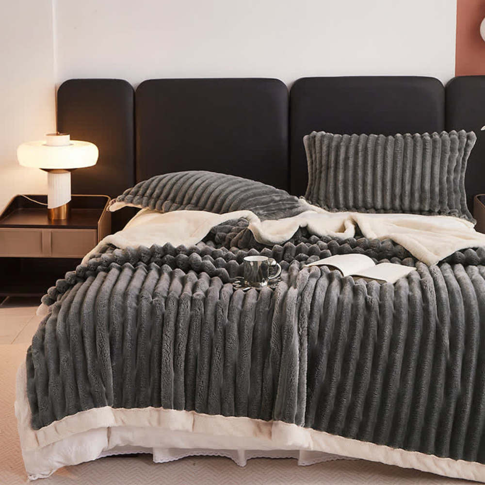 Noelle Faux Fur Blanket – Snuggly Fleece Comfort
