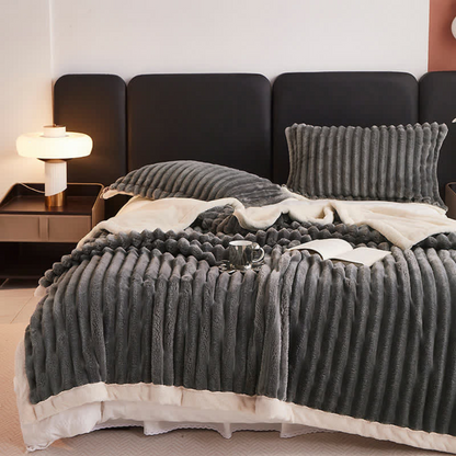 Noelle Faux Fur Blanket – Snuggly Fleece Comfort