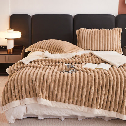 Noelle Faux Fur Blanket – Snuggly Fleece Comfort