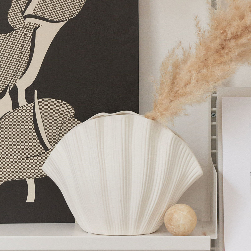 TideForm Ceramic Shell Vase – Sculptural Stoneware Inspired by the Sea