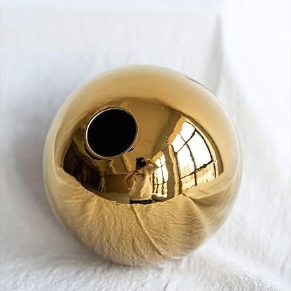 Kinrō Golden Ball Vase – Sculptural Glow for Modern Spaces