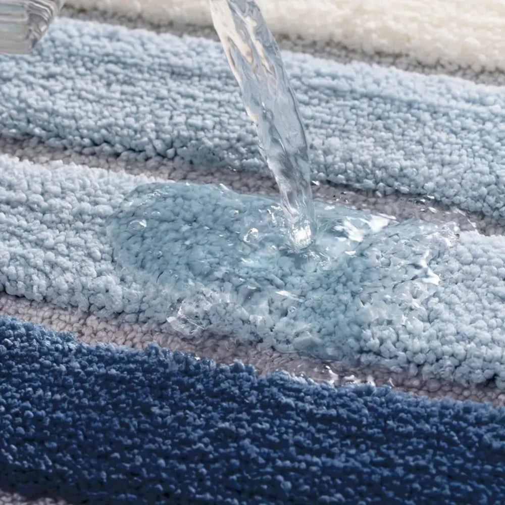 LumaStripe Bath Mat – Soft Structure for Serene Steps