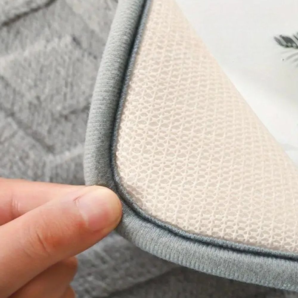 QuietaMat Bath Mat – Subtle Geometry, Soft Comfort