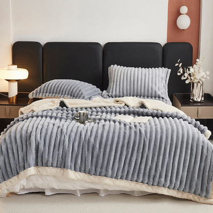 Noelle Faux Fur Blanket – Snuggly Fleece Comfort