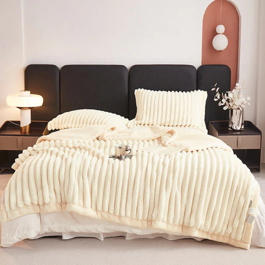 Noelle Faux Fur Blanket – Snuggly Fleece Comfort