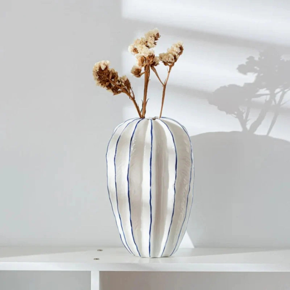 Hoshin Ceramic Vase – Starfruit-Inspired Sculptural Form