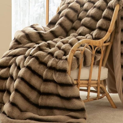 Marivelle Faux Fur Blanket – Ruched Velvet Softness