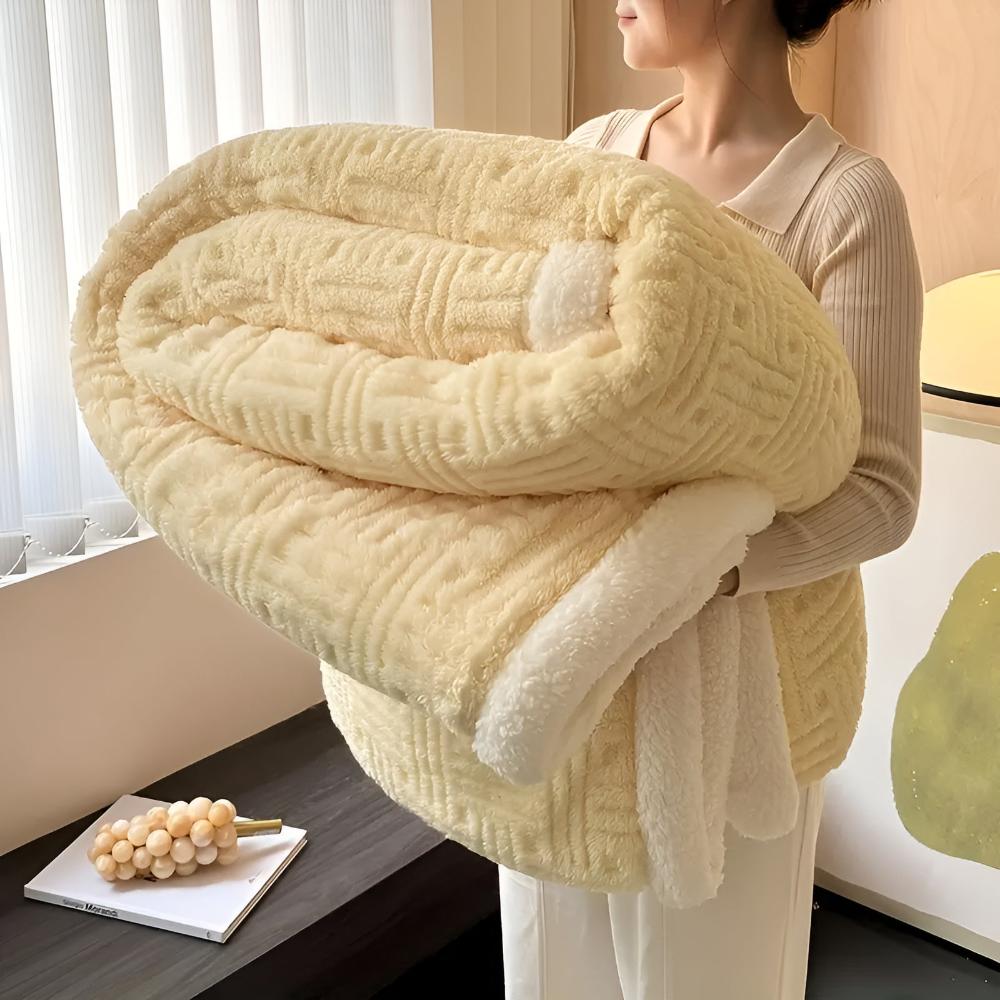 Aveline Plush Blanket – Ultra-Soft Velvet Serenity