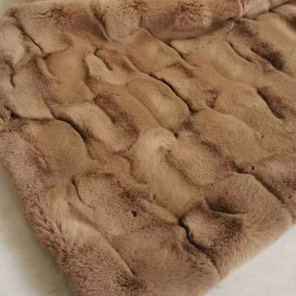 CloudHaven Faux Fur Blanket – Luxe Warmth for Serene Evenings
