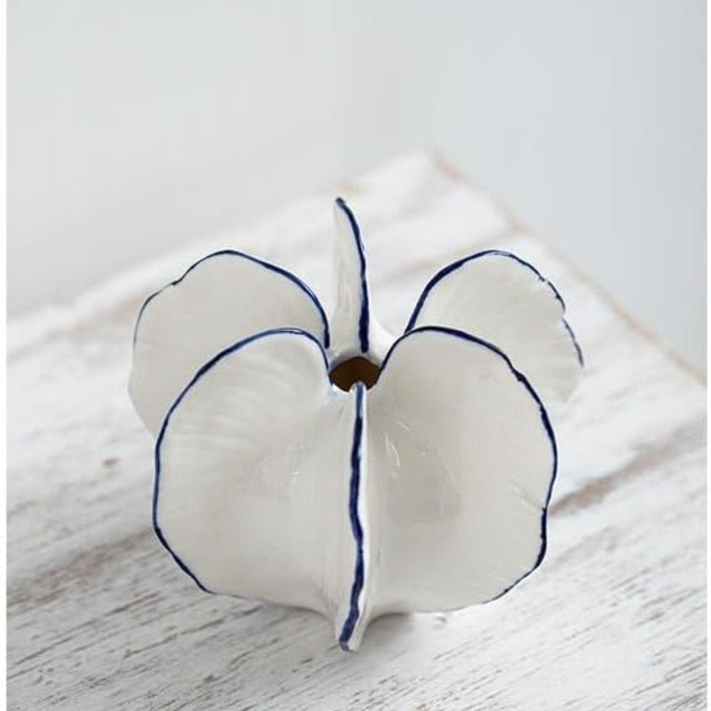 Hoshin Ceramic Vase – Starfruit-Inspired Sculptural Form