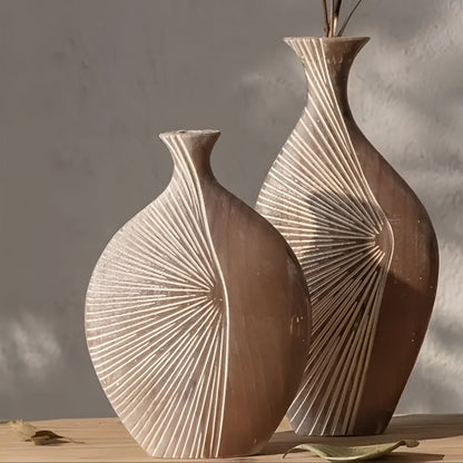 Takumi Wooden Vase – Sculpted Grain, Timeless Warmth