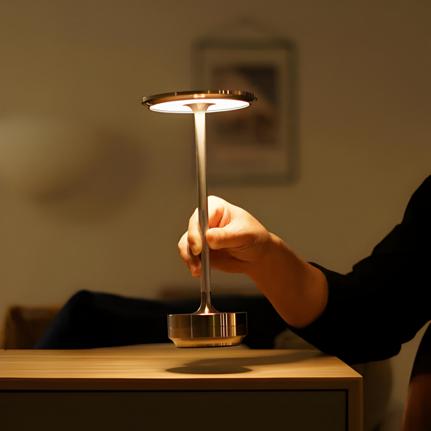 LumoGlow Wireless Lamp – Touch-Controlled Ambient Light for Modern Spaces