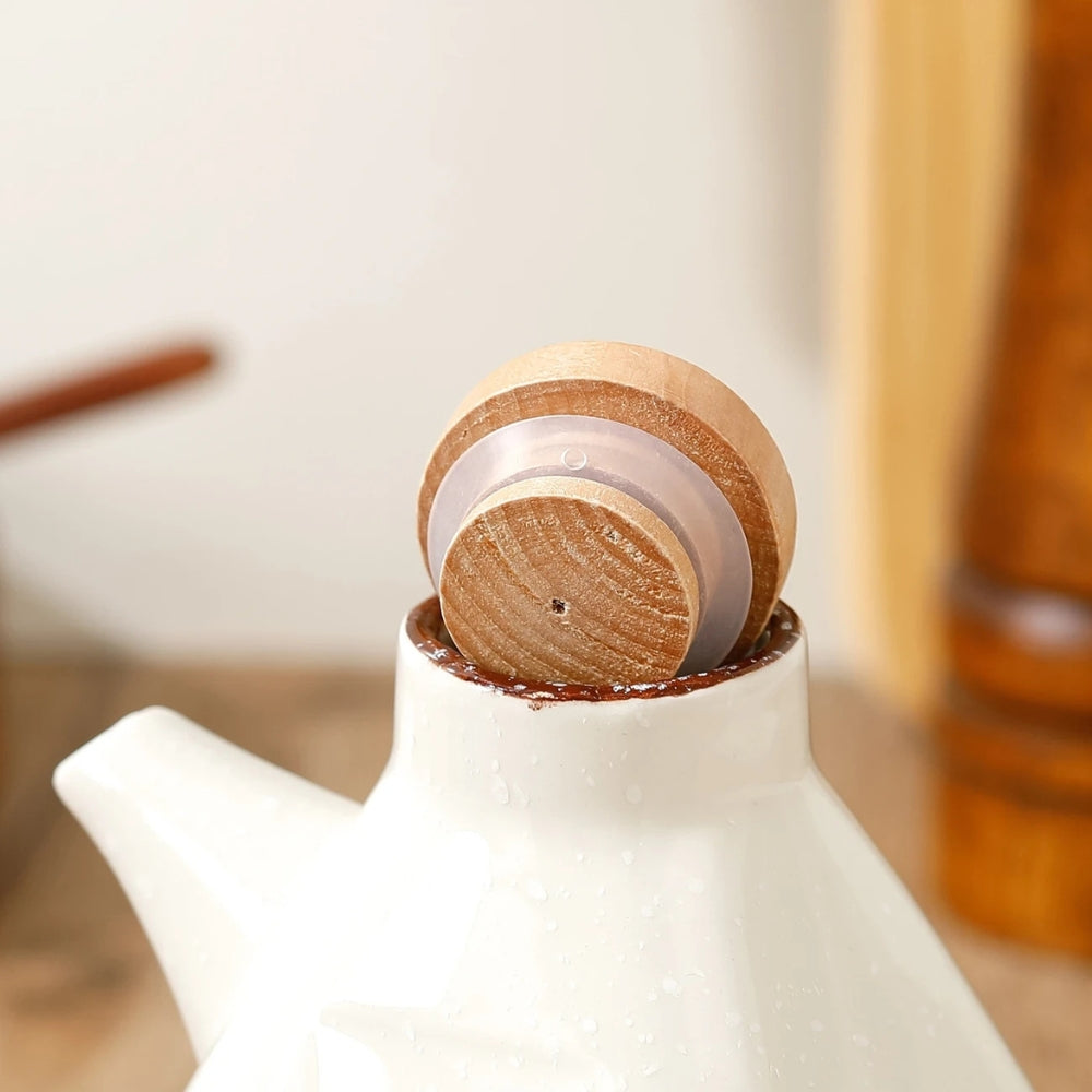 Shiori Glass Oil Bottle – Quiet Control for the Modern Kitchen