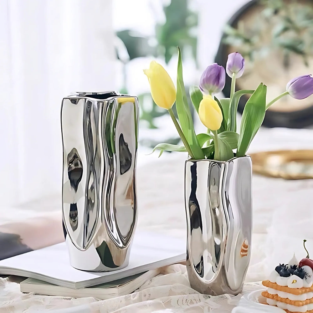 Sumi Ceramic Vase – Minimalist Form for Modern Living
