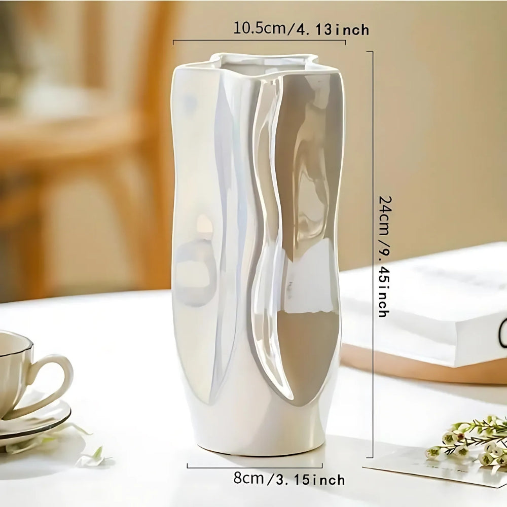 Sumi Ceramic Vase – Minimalist Form for Modern Living