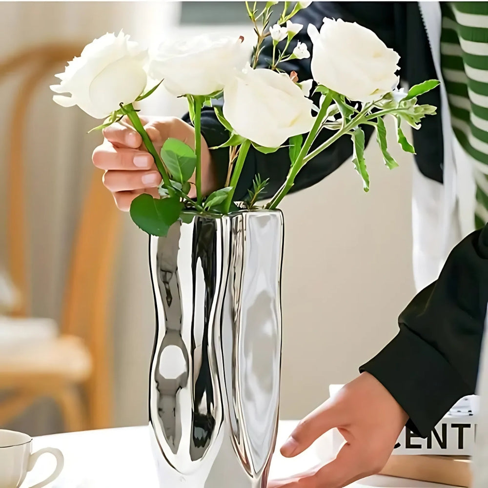 Sumi Ceramic Vase – Minimalist Form for Modern Living