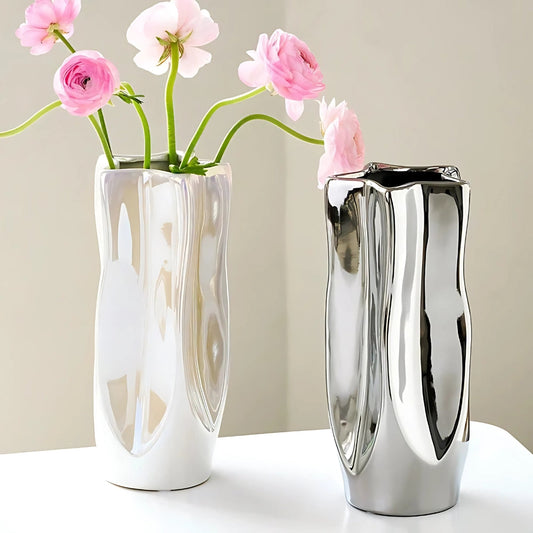 Sumi Ceramic Vase – Minimalist Form for Modern Living