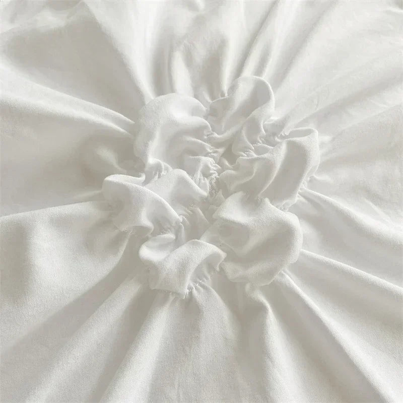 FloraLoom Ruffle Duvet Set – Soft-Stitched Floral Quilt Cover