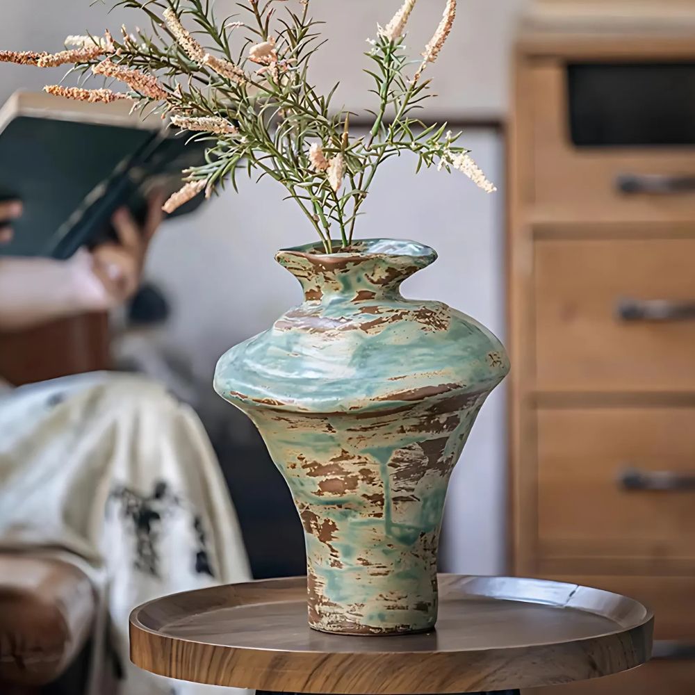 Amara Ceramic Vase – Sculpted Form with Timeless Grace