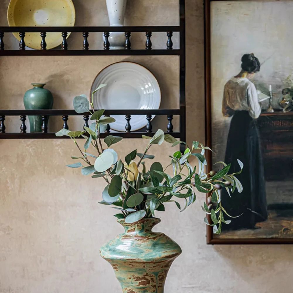 Amara Ceramic Vase – Sculpted Form with Timeless Grace