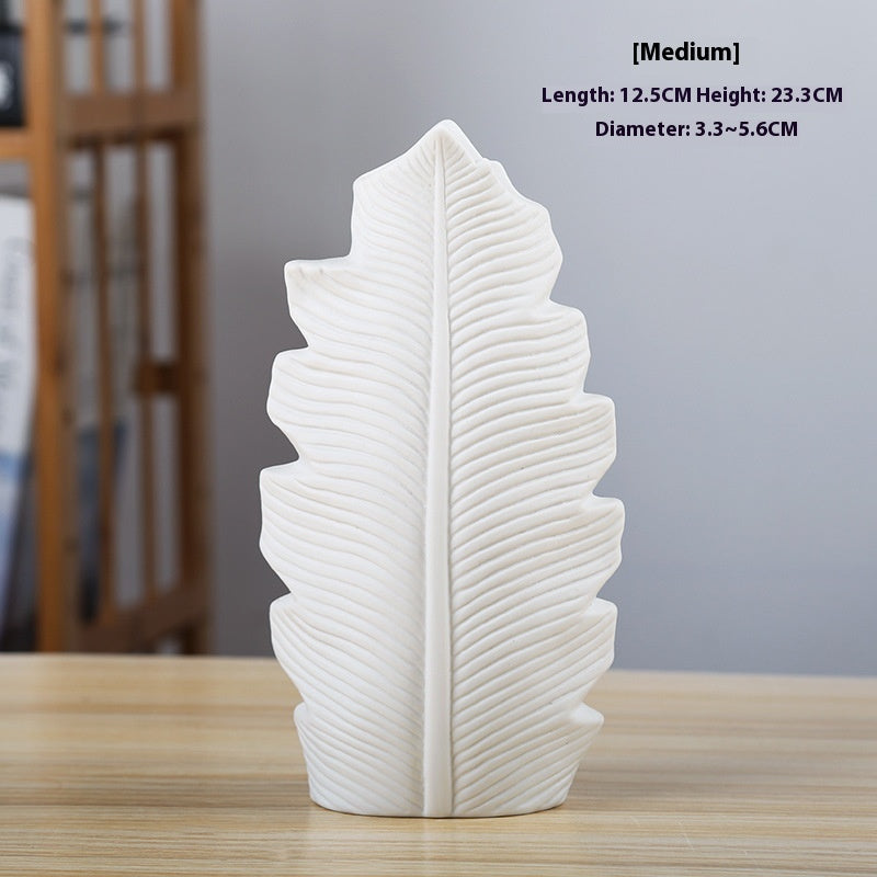 LeafeForm Nordic Ceramic Vase – Sculptural Matte Stoneware for Modern Shelves