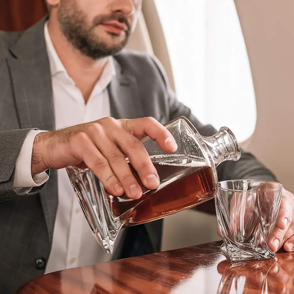 Kyōrin Crystal Decanter Set – Refined Whiskey Serving with Timeless Presence
