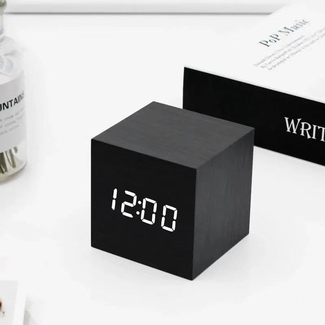 SerenGlow Cube Clock – Minimalist LED Alarm with Calm Display